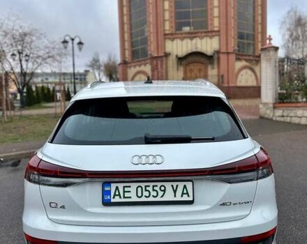 Білий Ауді Q4 e-tron, об'ємом двигуна 0 л та пробігом 14 тис. км за 28900 $, фото 4 на Automoto.ua