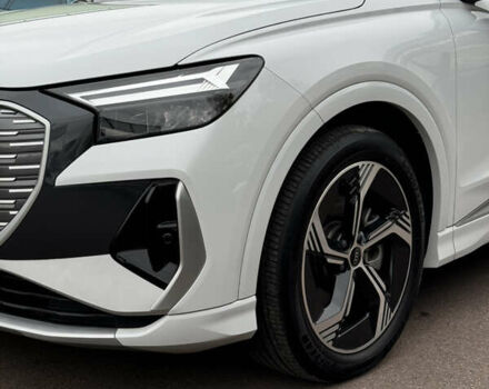 Ауди Q4 e-tron 2023 в Киеве на Automoto.ua Белый Ауди Q4 e-tron, объемом двигателя 0 л и пробегом 5 тыс. км за 30000 $, фото 3 на Automoto.ua