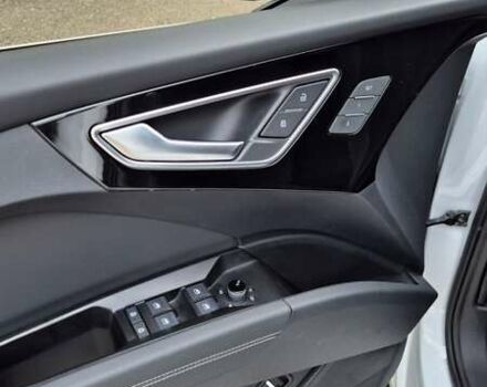 Білий Ауді Q4 e-tron, об'ємом двигуна 0 л та пробігом 4 тис. км за 33500 $, фото 19 на Automoto.ua