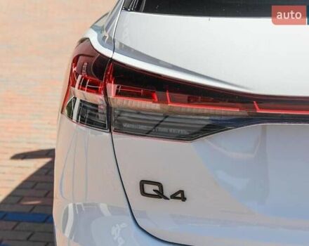 Белый Ауди Q4 e-tron, объемом двигателя 0 л и пробегом 29 тыс. км за 17700 $, фото 4 на Automoto.ua