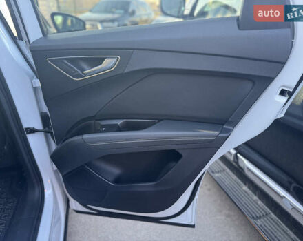 Белый Ауди Q4 e-tron, объемом двигателя 0 л и пробегом 45 тыс. км за 29999 $, фото 30 на Automoto.ua