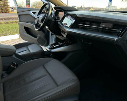 Белый Ауди Q4 e-tron, объемом двигателя 0 л и пробегом 43 тыс. км за 26950 $, фото 28 на Automoto.ua