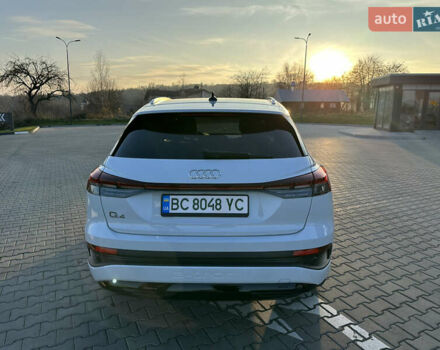 Белый Ауди Q4 e-tron, объемом двигателя 0 л и пробегом 43 тыс. км за 26950 $, фото 8 на Automoto.ua