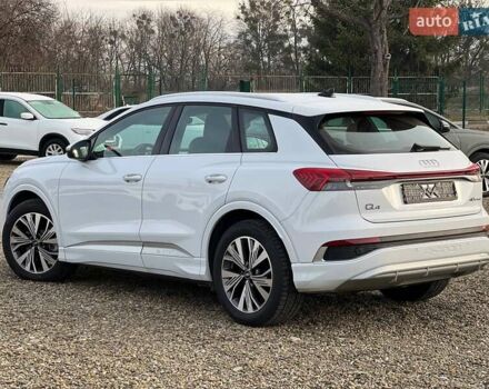 Белый Ауди Q4 e-tron, объемом двигателя 0 л и пробегом 18 тыс. км за 27500 $, фото 5 на Automoto.ua