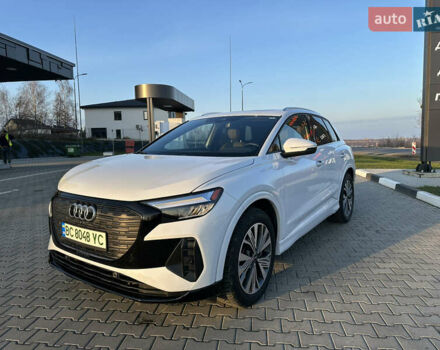 Белый Ауди Q4 e-tron, объемом двигателя 0 л и пробегом 43 тыс. км за 26950 $, фото 1 на Automoto.ua