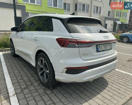 Белый Ауди Q4 e-tron, объемом двигателя 0 л и пробегом 46 тыс. км за 33000 $, фото 1 на Automoto.ua