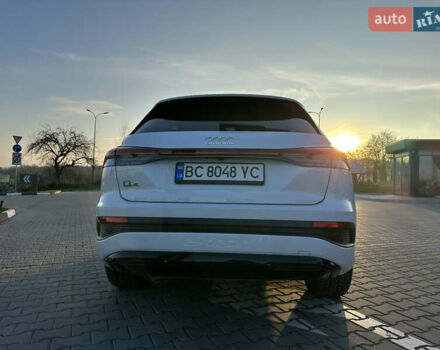 Белый Ауди Q4 e-tron, объемом двигателя 0 л и пробегом 43 тыс. км за 26950 $, фото 7 на Automoto.ua