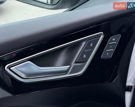 Ауди Q4 e-tron 2023 в Харькове на Automoto.ua Белый Ауди Q4 e-tron, объемом двигателя 0 л и пробегом 9 тыс. км за 31990 $, фото 15 на Automoto.ua
