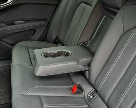 Білий Ауді Q4 e-tron, об'ємом двигуна 0 л та пробігом 4 тис. км за 33500 $, фото 14 на Automoto.ua