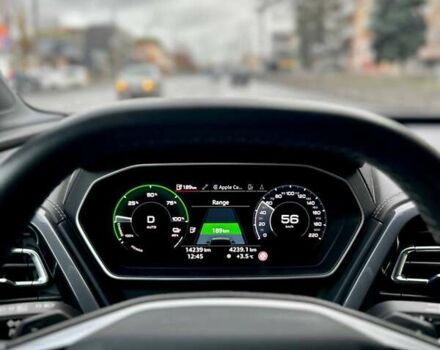Білий Ауді Q4 e-tron, об'ємом двигуна 0 л та пробігом 14 тис. км за 28900 $, фото 2 на Automoto.ua