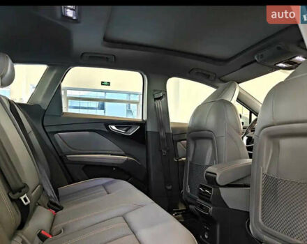 Ауди Q4 e-tron 2023 в Киеве на Automoto.ua Белый Ауди Q4 e-tron, объемом двигателя 0 л и пробегом 8 тыс. км за 27000 $, фото 6 на Automoto.ua