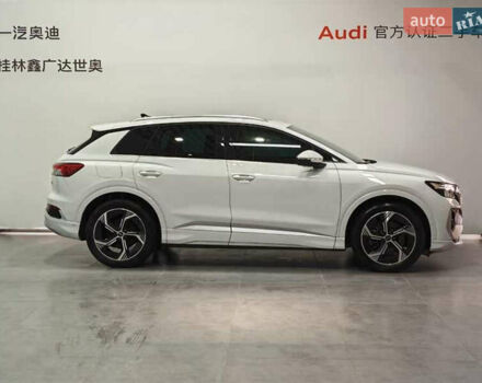 Білий Ауді Q4 e-tron, об'ємом двигуна 0 л та пробігом 22 тис. км за 25999 $, фото 3 на Automoto.ua