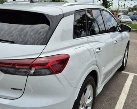 Білий Ауді Q4 e-tron, об'ємом двигуна 0 л та пробігом 4 тис. км за 33500 $, фото 6 на Automoto.ua