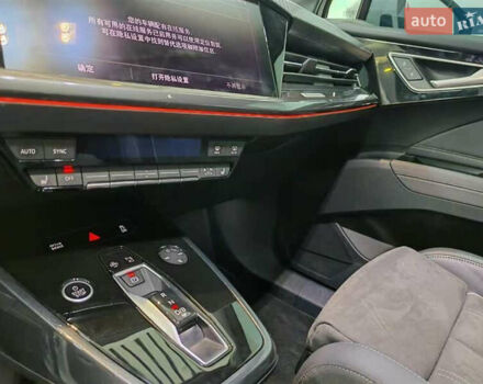 Білий Ауді Q4 e-tron, об'ємом двигуна 0 л та пробігом 22 тис. км за 25999 $, фото 14 на Automoto.ua