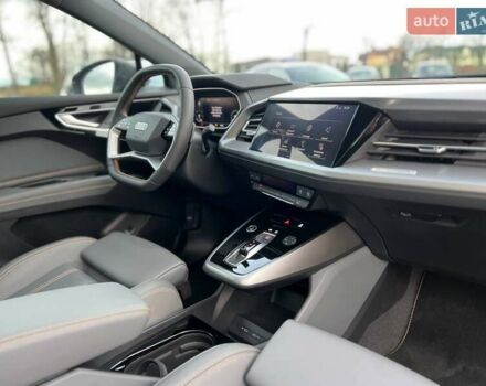 Белый Ауди Q4 e-tron, объемом двигателя 0 л и пробегом 18 тыс. км за 27500 $, фото 15 на Automoto.ua