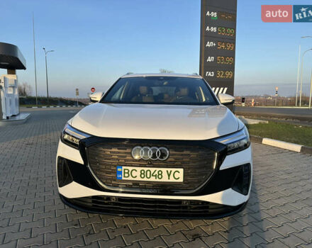 Белый Ауди Q4 e-tron, объемом двигателя 0 л и пробегом 43 тыс. км за 26950 $, фото 2 на Automoto.ua