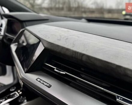 Білий Ауді Q4 e-tron, об'ємом двигуна 0 л та пробігом 16 тис. км за 31950 $, фото 37 на Automoto.ua
