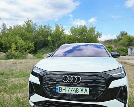 Белый Ауди Q4 e-tron, объемом двигателя 0 л и пробегом 12 тыс. км за 34000 $, фото 5 на Automoto.ua