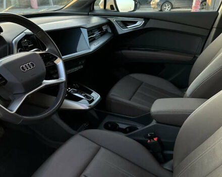 Белый Ауди Q4 e-tron, объемом двигателя 0 л и пробегом 43 тыс. км за 26950 $, фото 16 на Automoto.ua