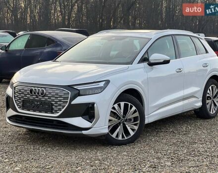 Белый Ауди Q4 e-tron, объемом двигателя 0 л и пробегом 18 тыс. км за 27500 $, фото 2 на Automoto.ua