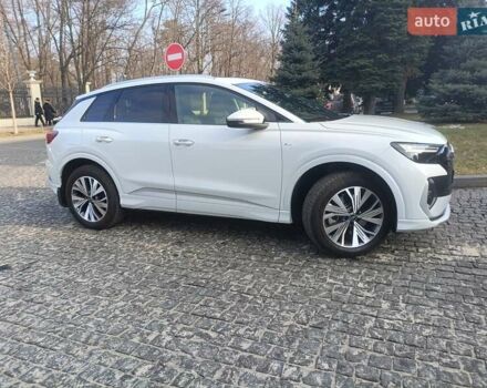 Белый Ауди Q4 e-tron, объемом двигателя 0 л и пробегом 1 тыс. км за 39999 $, фото 9 на Automoto.ua
