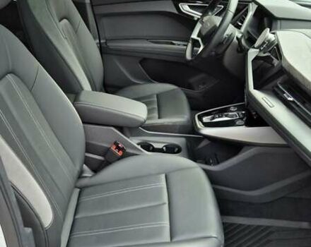 Білий Ауді Q4 e-tron, об'ємом двигуна 0 л та пробігом 4 тис. км за 33500 $, фото 18 на Automoto.ua