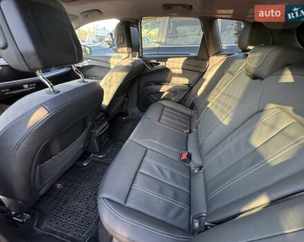 Белый Ауди Q4 e-tron, объемом двигателя 0 л и пробегом 45 тыс. км за 29999 $, фото 28 на Automoto.ua