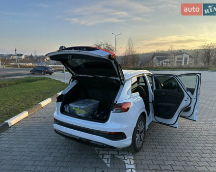 Белый Ауди Q4 e-tron, объемом двигателя 0 л и пробегом 43 тыс. км за 26950 $, фото 37 на Automoto.ua