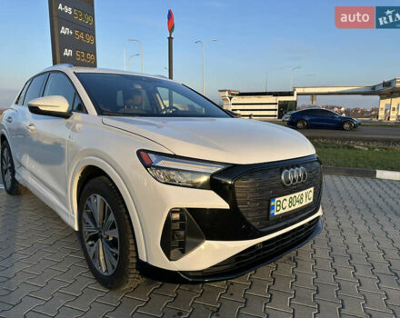 Белый Ауди Q4 e-tron, объемом двигателя 0 л и пробегом 43 тыс. км за 26950 $, фото 3 на Automoto.ua