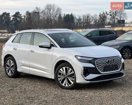 Белый Ауди Q4 e-tron, объемом двигателя 0 л и пробегом 18 тыс. км за 27500 $, фото 6 на Automoto.ua