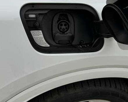 Білий Ауді Q4 e-tron, об'ємом двигуна 0 л та пробігом 16 тис. км за 31950 $, фото 32 на Automoto.ua