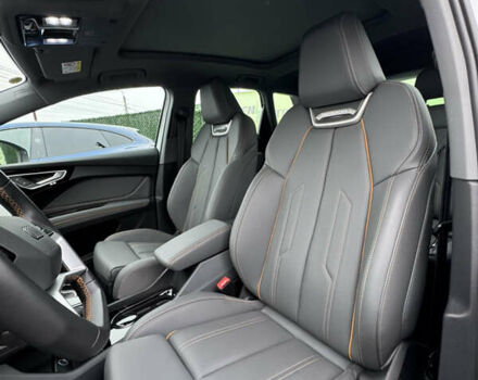 Білий Ауді Q4 e-tron, об'ємом двигуна 0 л та пробігом 25 тис. км за 28000 $, фото 30 на Automoto.ua