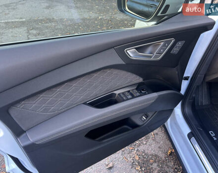 Ауди Q4 e-tron 2023 в Киеве на Automoto.ua Белый Ауди Q4 e-tron, объемом двигателя 0 л и пробегом 13 тыс. км за 38500 $, фото 6 на Automoto.ua