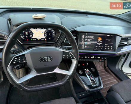 Белый Ауди Q4 e-tron, объемом двигателя 0 л и пробегом 65 тыс. км за 28500 $, фото 26 на Automoto.ua