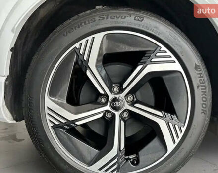 Ауди Q4 e-tron 2023 в Львове на Automoto.ua Белый Ауди Q4 e-tron, объемом двигателя 0 л и пробегом 25 тыс. км за 26500 $, фото 8 на Automoto.ua