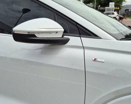 Білий Ауді Q4 e-tron, об'ємом двигуна 0 л та пробігом 4 тис. км за 33500 $, фото 4 на Automoto.ua