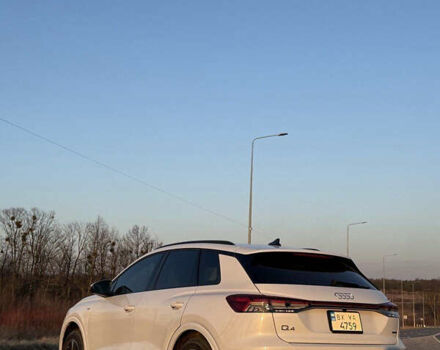 Білий Ауді Q4 e-tron, об'ємом двигуна 0 л та пробігом 35 тис. км за 33500 $, фото 2 на Automoto.ua
