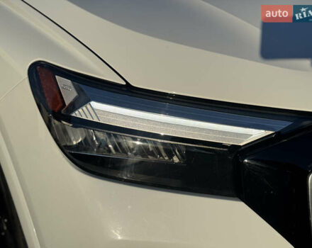 Белый Ауди Q4 e-tron, объемом двигателя 0 л и пробегом 45 тыс. км за 29999 $, фото 1 на Automoto.ua