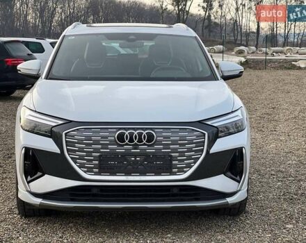 Белый Ауди Q4 e-tron, объемом двигателя 0 л и пробегом 18 тыс. км за 27500 $, фото 3 на Automoto.ua