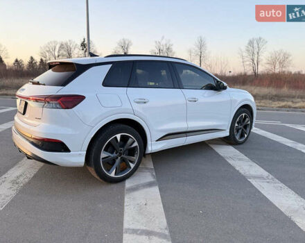 Белый Ауди Q4 e-tron, объемом двигателя 0 л и пробегом 23 тыс. км за 35400 $, фото 7 на Automoto.ua