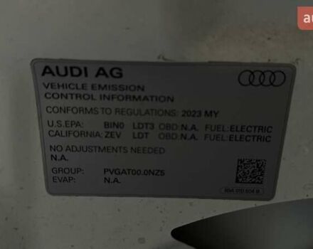 Білий Ауді Q4 e-tron, об'ємом двигуна 0 л та пробігом 16 тис. км за 31950 $, фото 60 на Automoto.ua