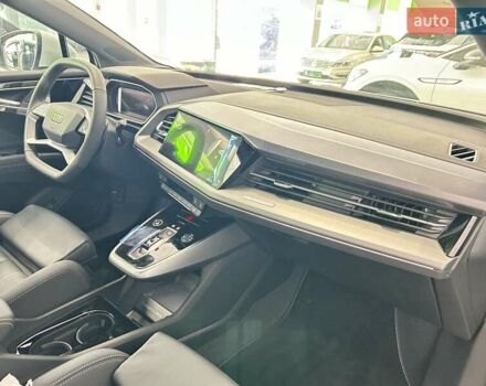 Белый Ауди Q4 e-tron, объемом двигателя 0 л и пробегом 1 тыс. км за 33900 $, фото 6 на Automoto.ua