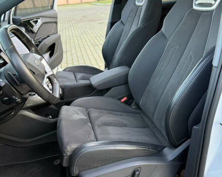 Белый Ауди Q4 e-tron, объемом двигателя 0 л и пробегом 65 тыс. км за 28500 $, фото 21 на Automoto.ua