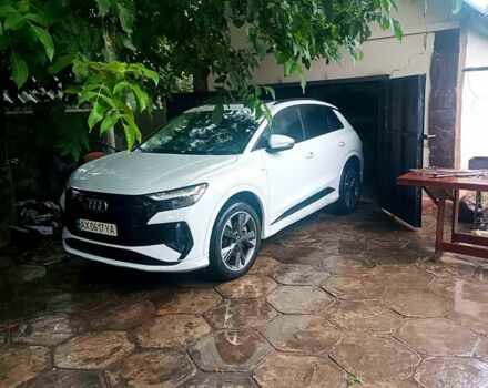 Ауді Q4 e-tron 2023 у Харкові на Automoto.ua Білий Ауді Q4 e-tron, об'ємом двигуна 0 л та пробігом 32 тис. км за 32000 $, фото 2 на Automoto.ua