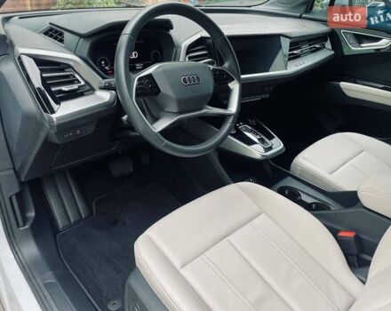 Білий Ауді Q4 e-tron, об'ємом двигуна 0 л та пробігом 10 тис. км за 32000 $, фото 25 на Automoto.ua