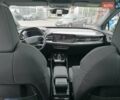 Белый Ауди Q4 e-tron, объемом двигателя 0 л и пробегом 17 тыс. км за 33900 $, фото 29 на Automoto.ua