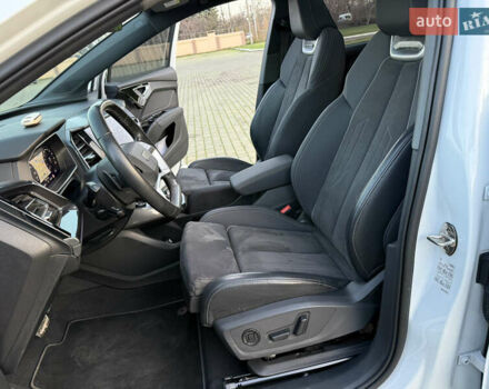 Белый Ауди Q4 e-tron, объемом двигателя 0 л и пробегом 65 тыс. км за 28500 $, фото 22 на Automoto.ua