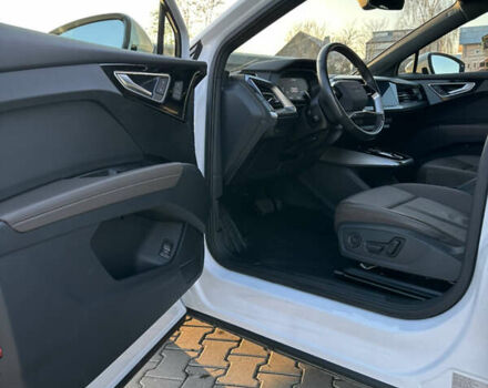 Белый Ауди Q4 e-tron, объемом двигателя 0 л и пробегом 43 тыс. км за 26950 $, фото 12 на Automoto.ua