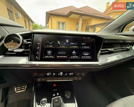 Белый Ауди Q4 e-tron, объемом двигателя 0 л и пробегом 47 тыс. км за 29800 $, фото 11 на Automoto.ua