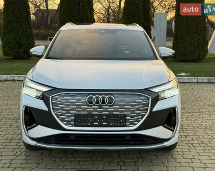 Белый Ауди Q4 e-tron, объемом двигателя 0 л и пробегом 65 тыс. км за 28500 $, фото 3 на Automoto.ua